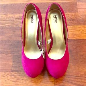 NWT Fuchsia Platform Heels Sz 6 1/2